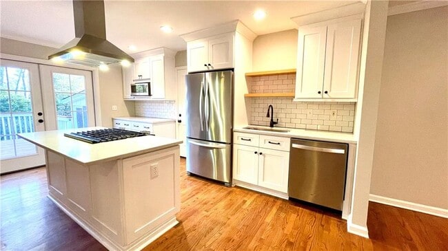 Building Photo - 245 Willow Springs Dr