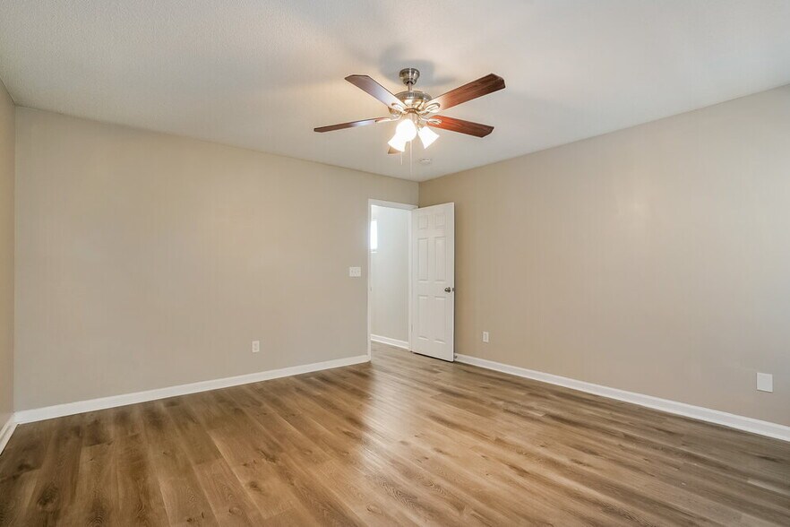 Building Photo - 2256 Ballston Pl