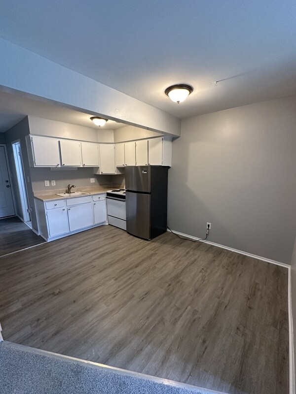 Building Photo - 4059 Longtin Ave