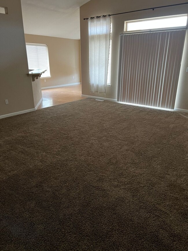 Building Photo - Golf Course home for rent, 1997 sqft, 3 be...