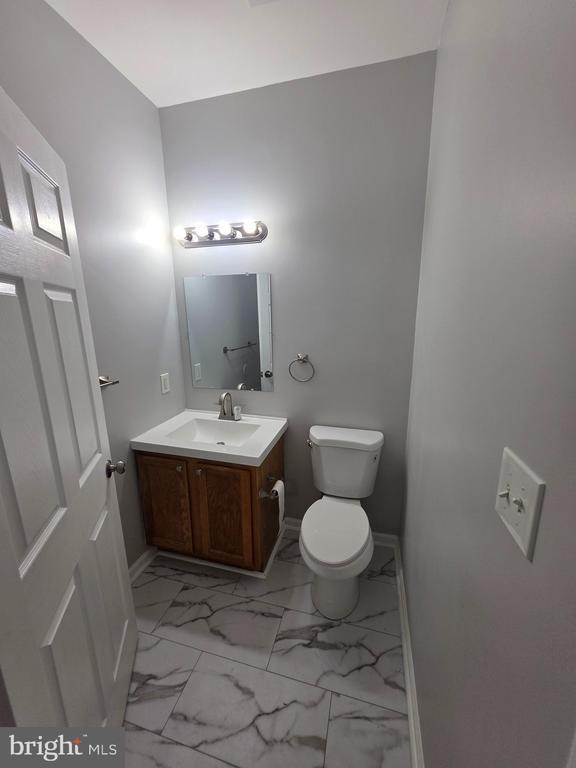 Building Photo - 611 Artisan St