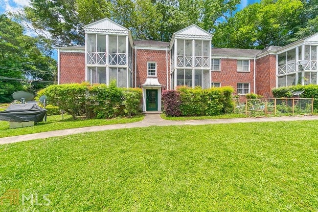 Building Photo - 72 Delmont Dr NE