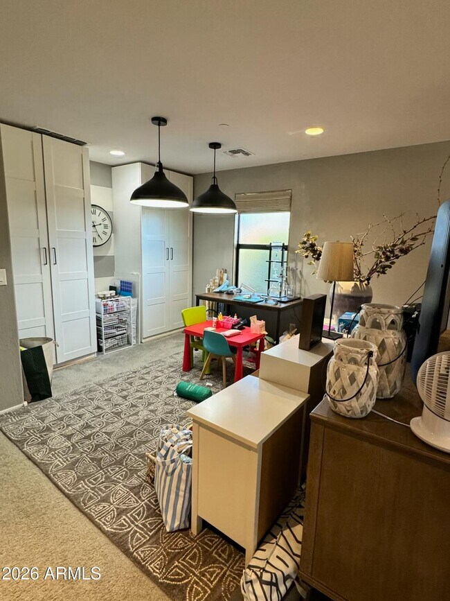 Building Photo - 4740 E Tierra Buena Ln