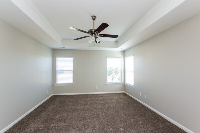 Building Photo - 5013 Broad Leaf Ct