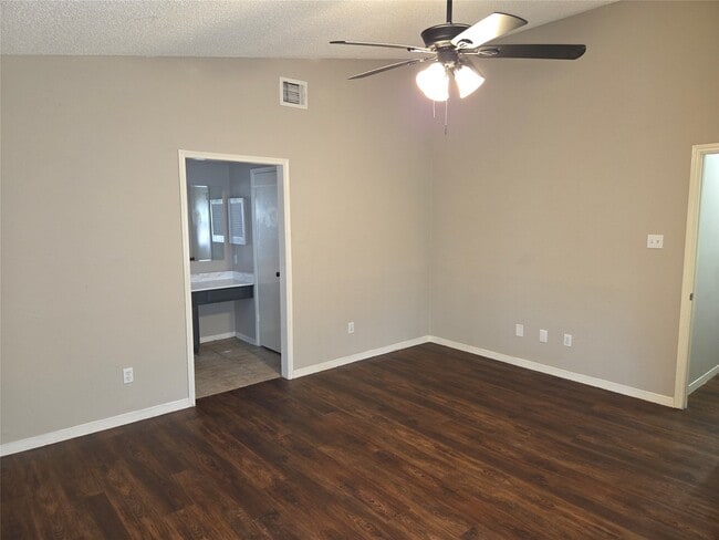 Building Photo - 6303 Gladewell Dr