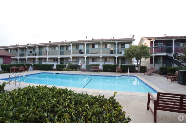 Building Photo - Vista Hermosa Apartments - All Utilities Incl