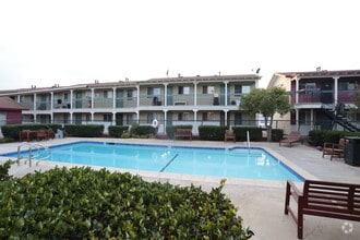 Building Photo - Vista Hermosa Apartments - All Utilities Incl