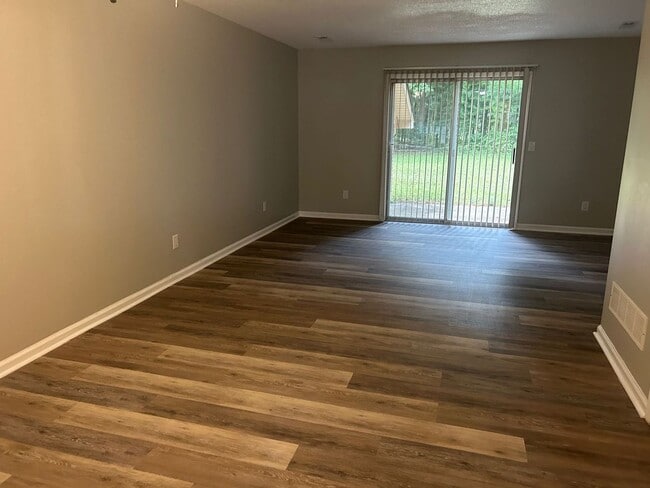 Building Photo - 2904 Scotsman Rd