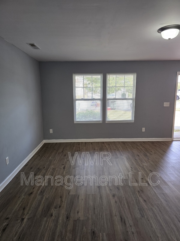 Building Photo - 912 Sherman St