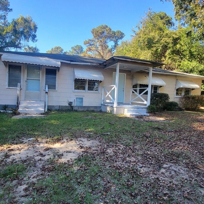 Building Photo - 112 Circle Dr