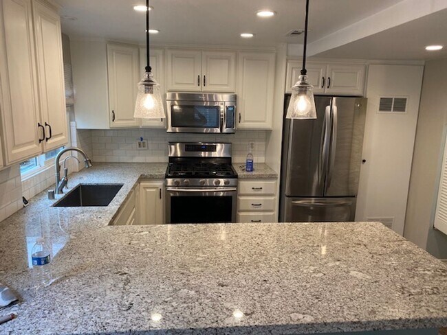Building Photo - 7895 Rancho Fanita Dr