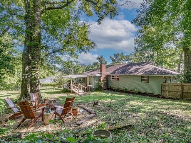 Building Photo - 3212 Springdale Dr