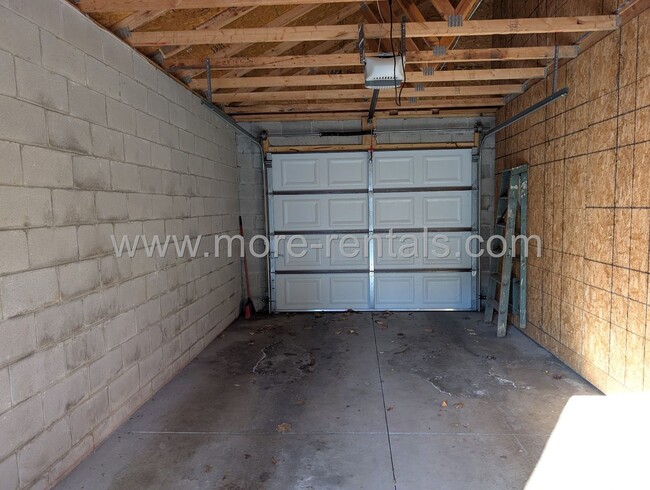 Building Photo - Short North duplex with garage