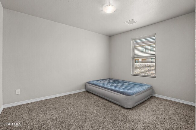 Building Photo - 7437 Schweitz Ct