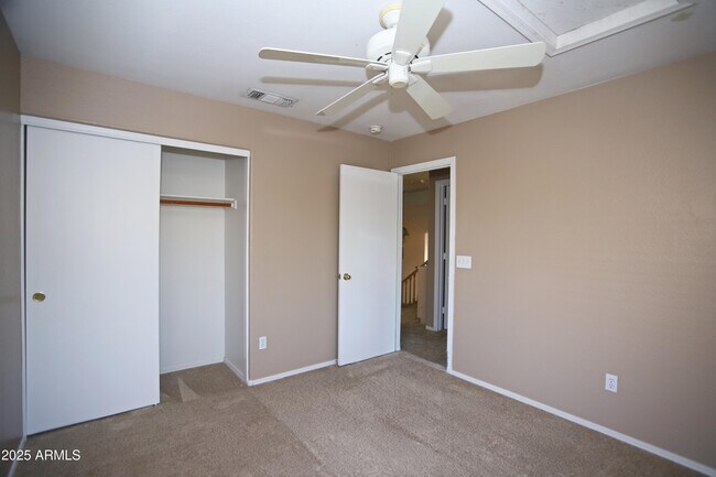 Building Photo - 842 N Naples Dr