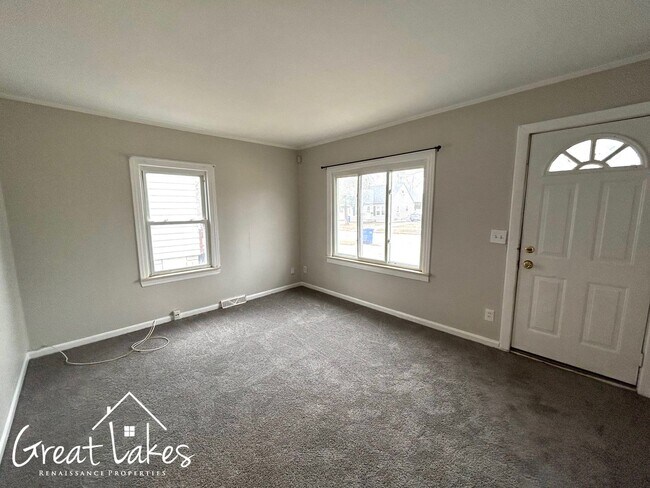 Building Photo - Stunning 3 bedroom / 1.5 bathroom house now available for rent!