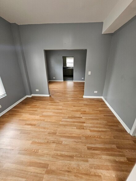 Building Photo - 6620 S Saint Lawrence Ave