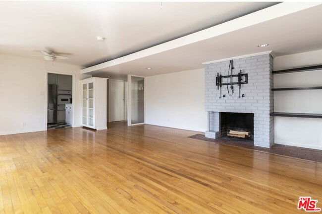 Building Photo - 2470 Zorada Dr