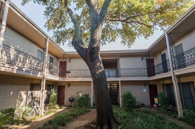 Building Photo - 3200 Saint Juliet St
