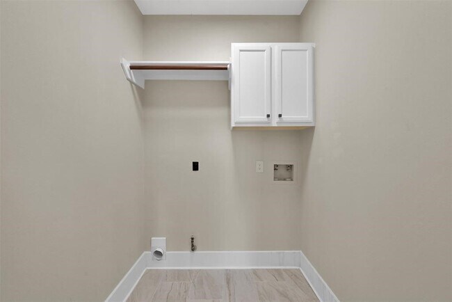 Building Photo - 14410 Cypress Falls Dr