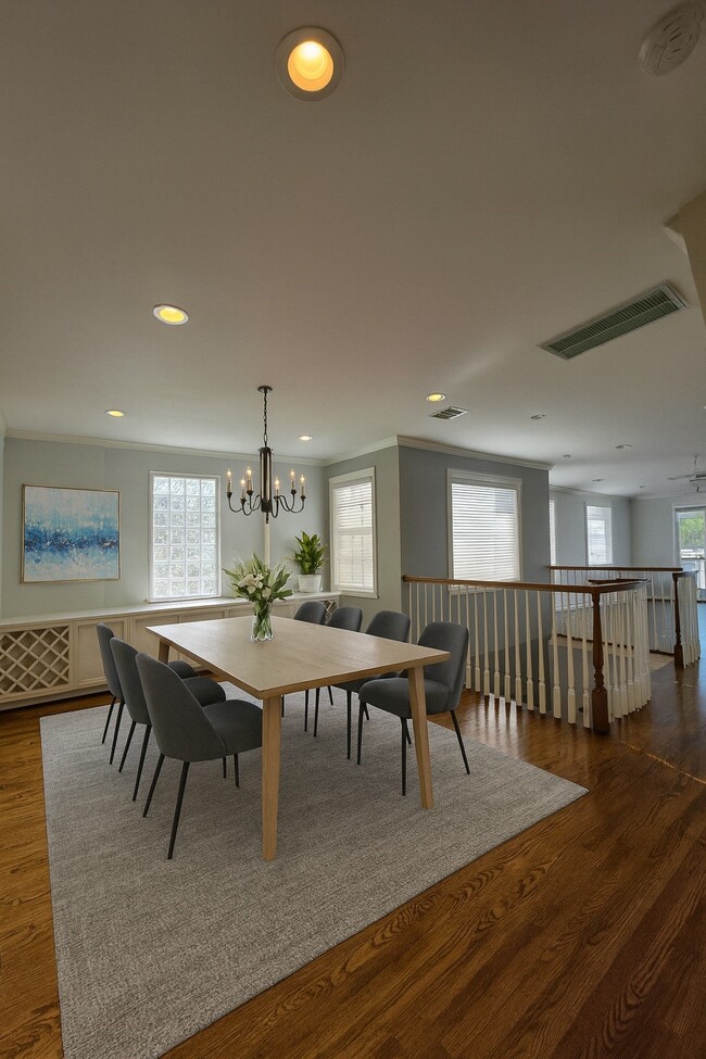 Building Photo - 1714 Roy St