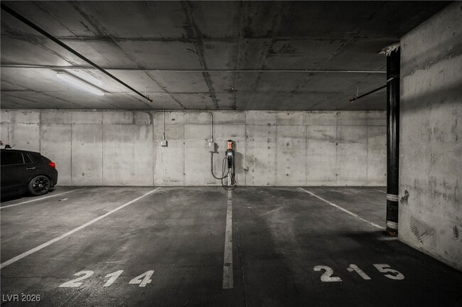 Building Photo - 353 E Bonneville Ave