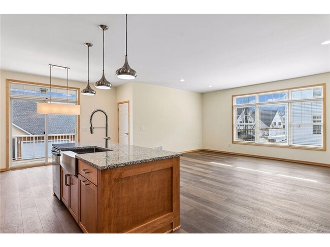 Building Photo - 2121 Village Trail