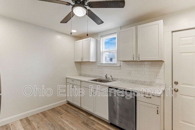 Building Photo - 254 S Wayne Ave