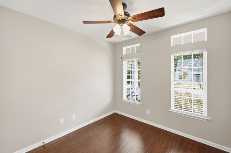 Building Photo - 202 Evergreen Trce