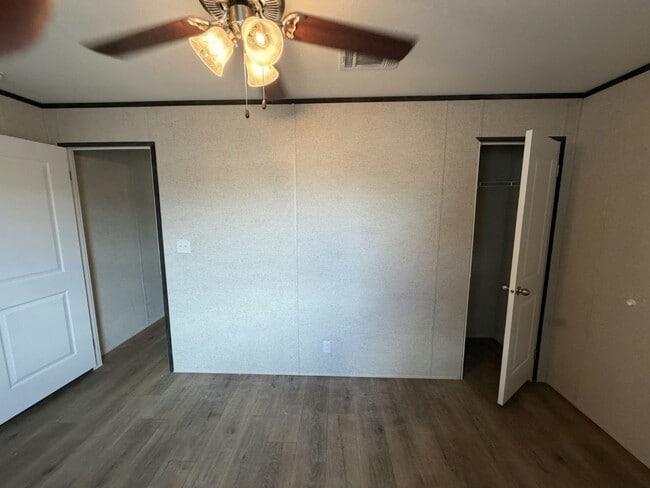 Building Photo - 131 Lakeside Garden Cir