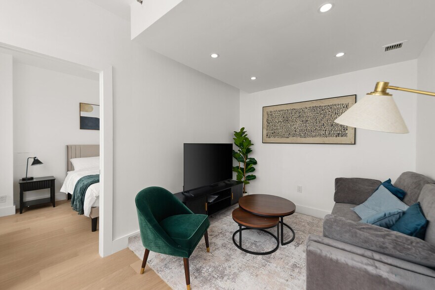 Building Photo - 19-23 Saint Marks Place-SI ID1499940P