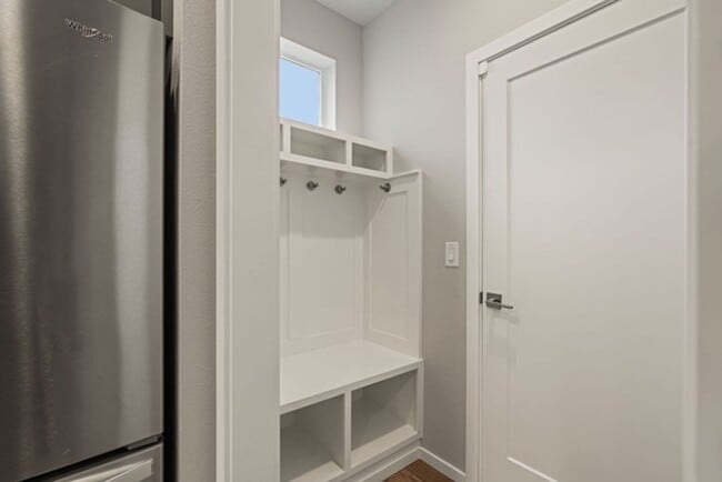 Building Photo - Listed For Rent