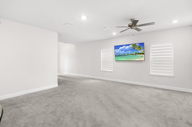 Building Photo - 692 NE Turtleback Trail