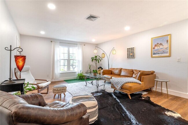 Building Photo - 1097 Eden Isle Blvd NE