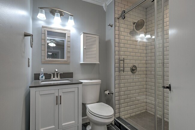 Building Photo - 680 Elk Dr