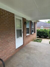 Building Photo - 318 Garden Park Dr