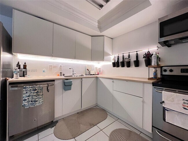 Building Photo - 501 Three Islands Boulevard