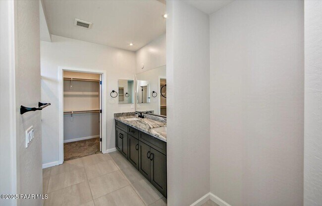 Building Photo - 5744 E Killen Loop