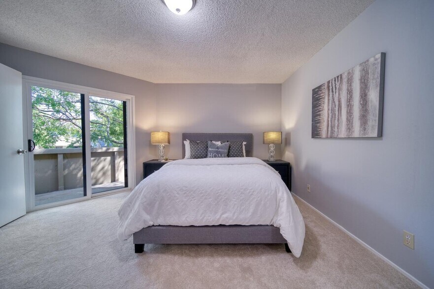 Master Bedroom - 1178 N Abbott Ave