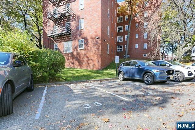Building Photo - 2340 Linwood Ave