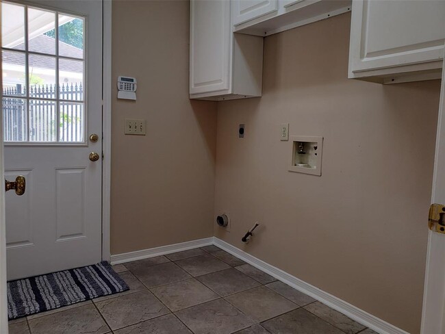 Building Photo - 12719 Reedwood Ridge Rd