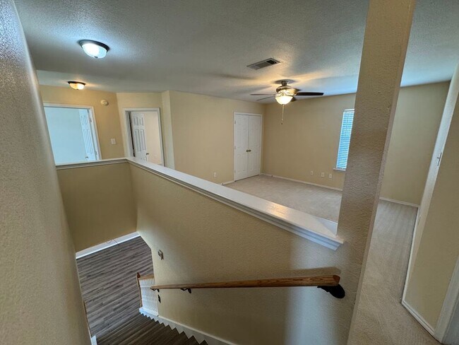 Building Photo - 217 Tepee Dr