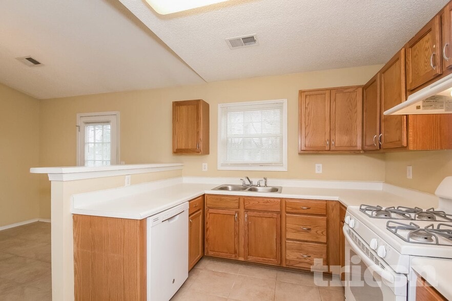 Building Photo - 500 Devcon Ln