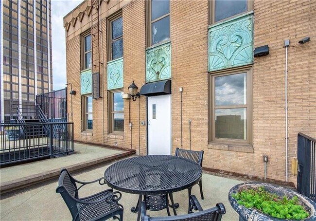 Building Photo - 32 Peachtree St NW