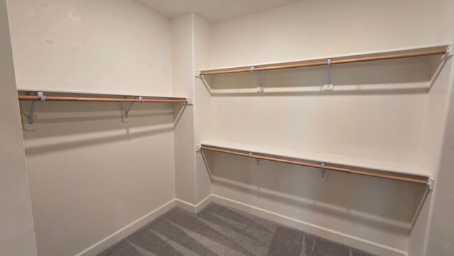 Building Photo - Beautiful two story Spanish springs home