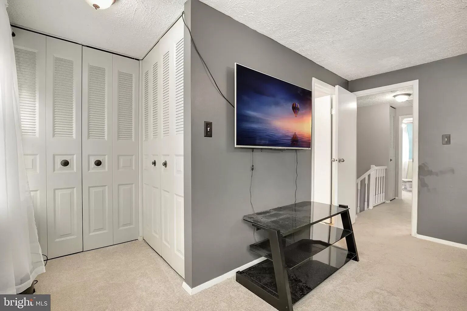 Full Bath and Closets in the Master Bedroom - 12504 Timber Hollow Pl