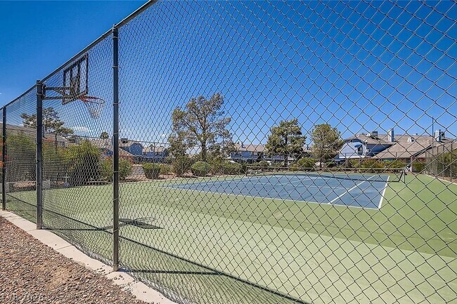 Building Photo - 5350 Rod Ct