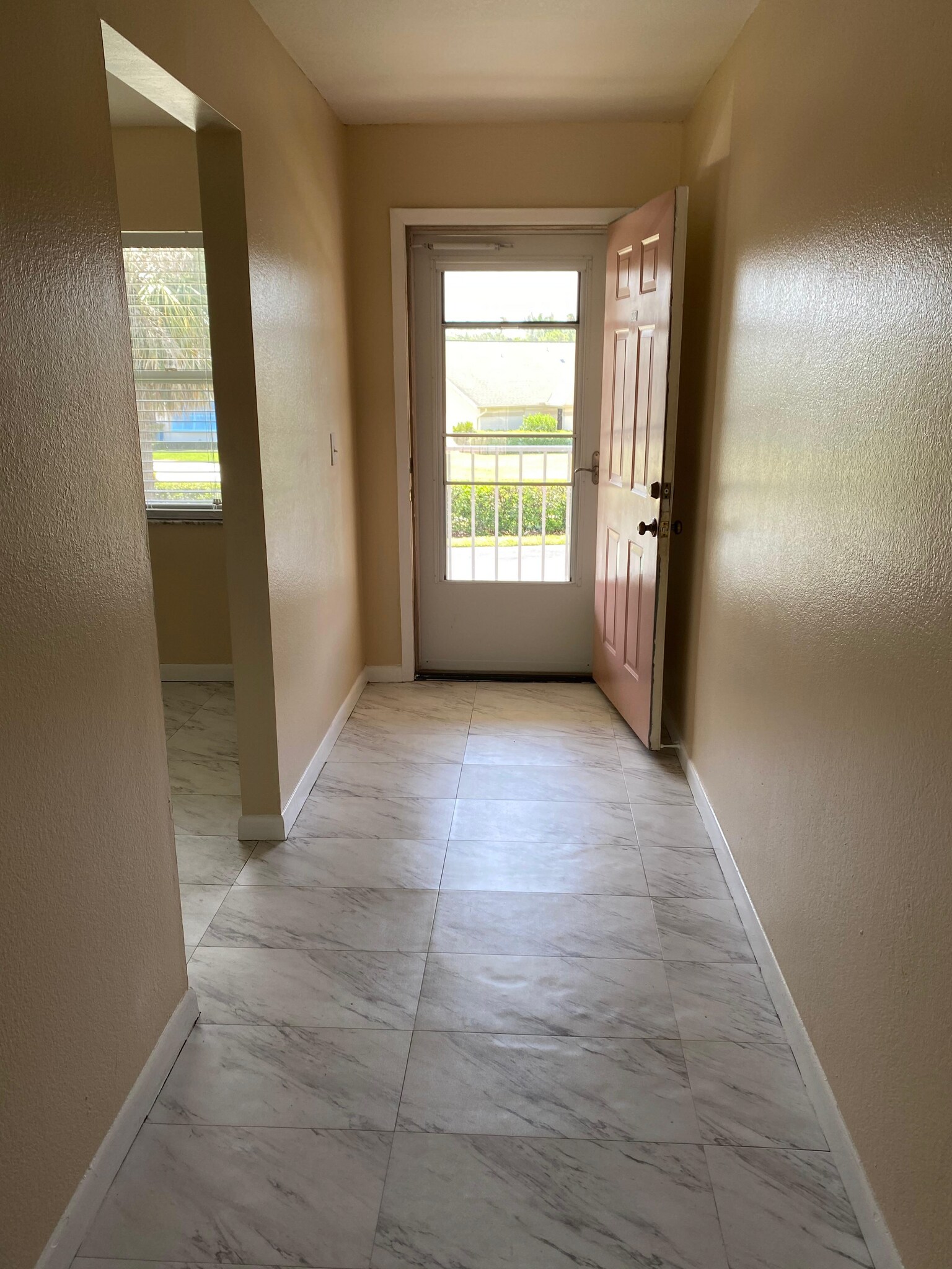 Building Photo - 1302 Derbyshire Ct