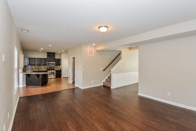 Building Photo - 2016 Kingston Pl