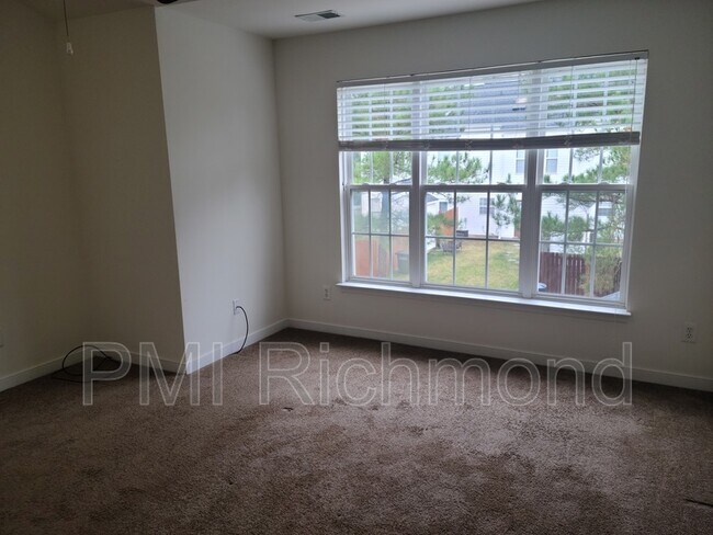 Building Photo - 8014 Cottesmore Ct